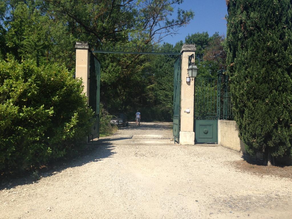 Le Mas De Trevouse Saint-Saturnin-lès-Avignon Exterior foto