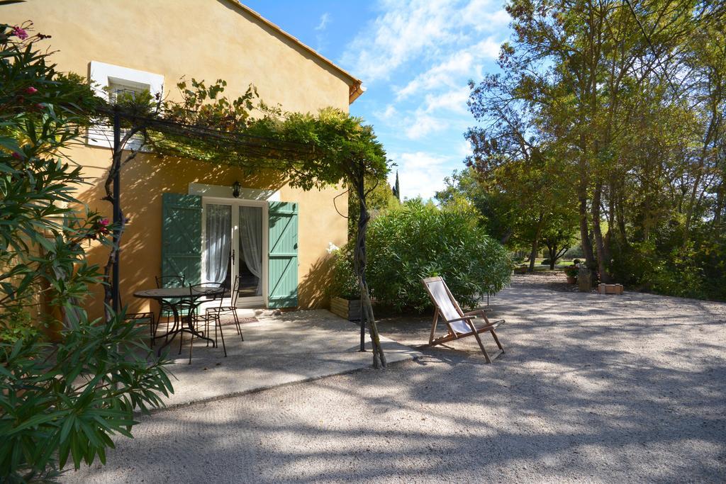 Le Mas De Trevouse Saint-Saturnin-lès-Avignon Exterior foto